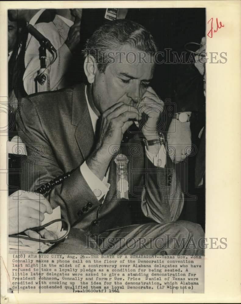 1964 Press Photo Texas Gov. John Connally on telephone on convention floor in NJ