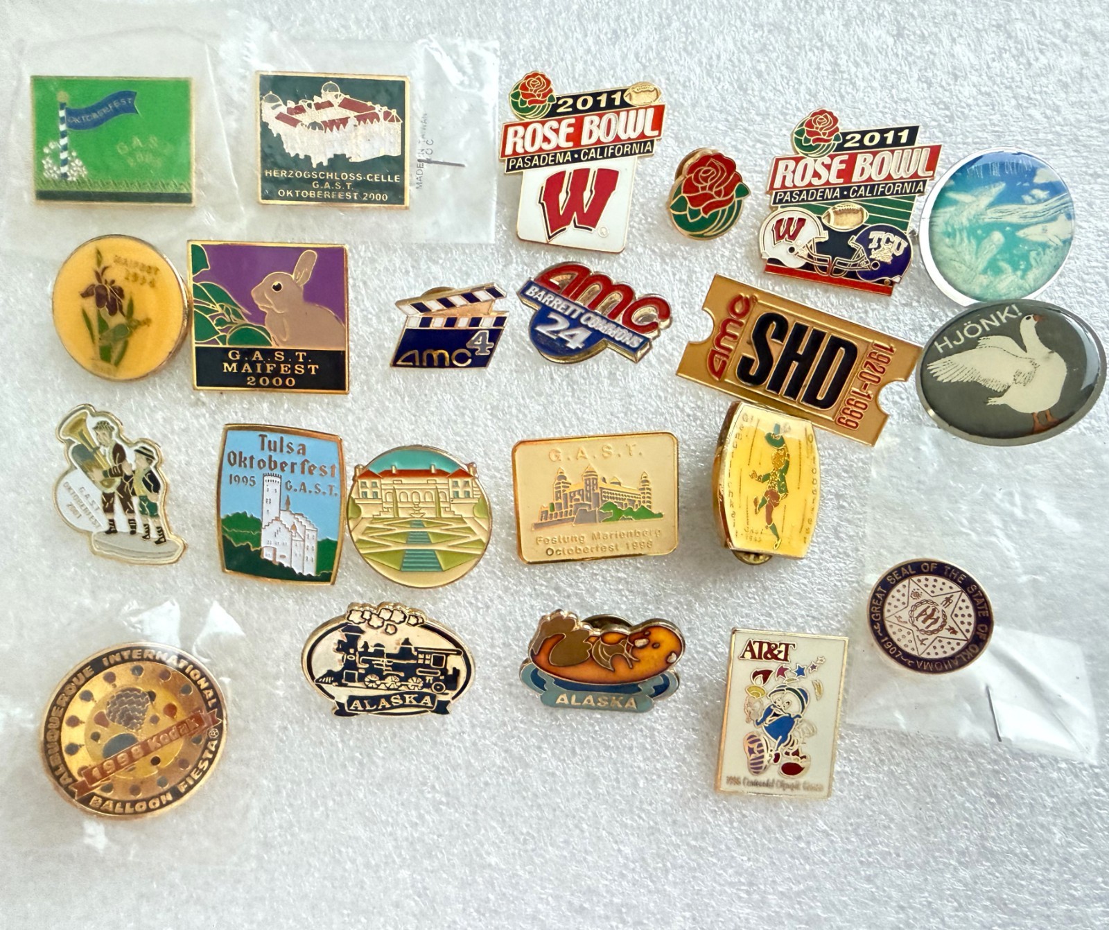 Lot of 20 Vintage Lapel Pins Rose Bowl 2011 Balloon Fiesta Oktoberfest AMC Alask