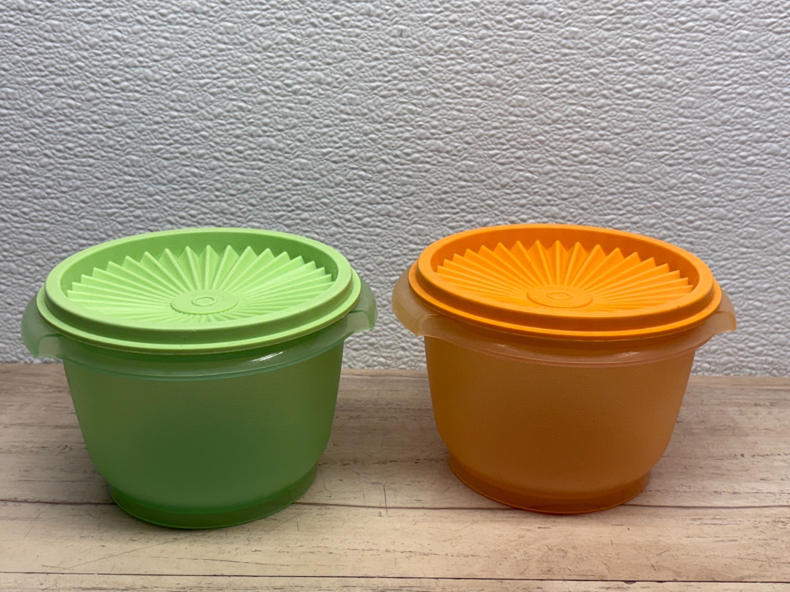 Vintage Set Of 2 Tupperware Servalier Bow With Lid # 886-22 & 886-24