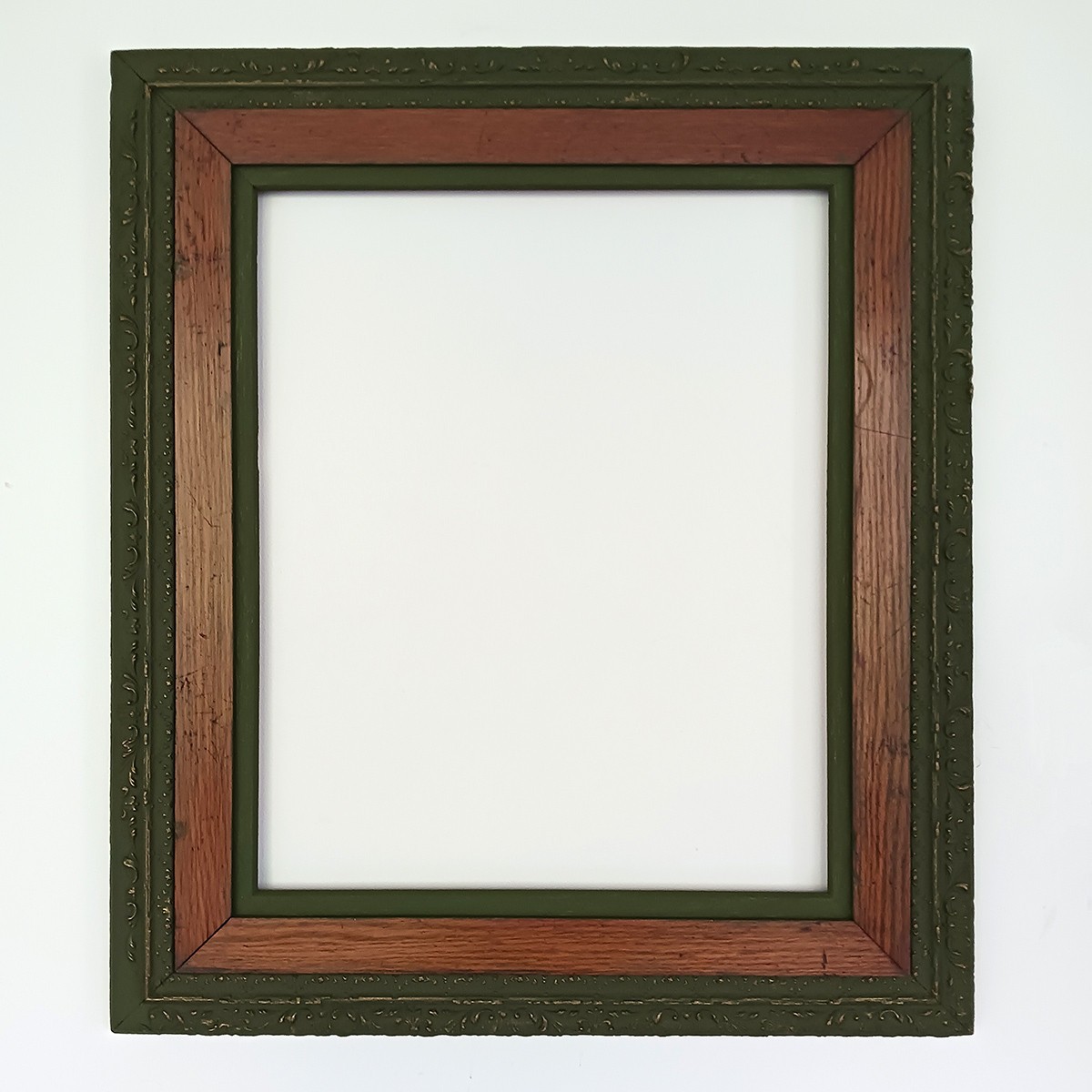 Antique English Ivy Green Gold Gilt & Warm Red Oak Wood Art Frame 16 x 20 Antique English Ivy Green Gold Gilt & Warm Red Oak Wood Art Frame 16 x 20