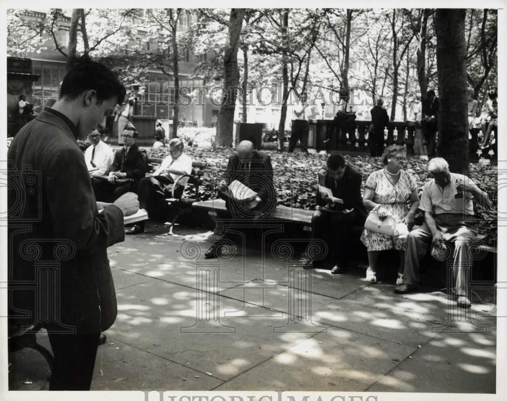 1964 Press Photo Artist and Onlookers at Concert in Bryant Park, Manhattan 1964 Press Photo Artist and Onlookers at Concert in Bryant Park, Manhattan