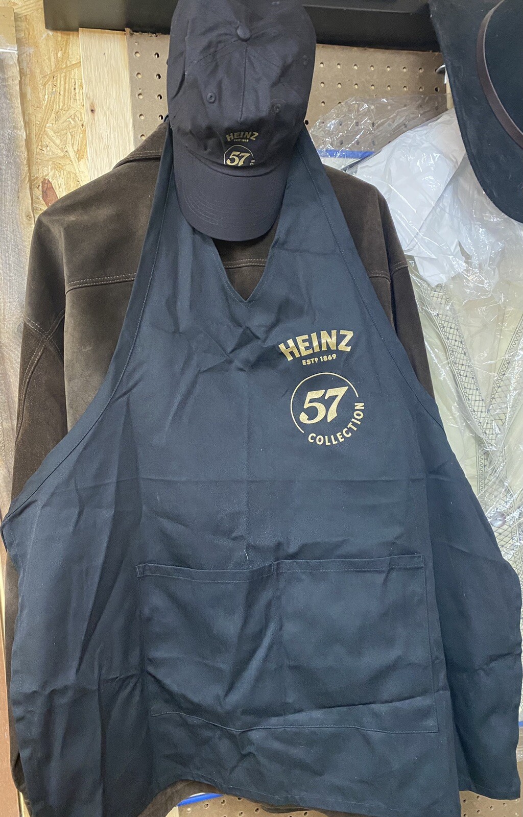 Heinz 57 Unisex Hat/ball Cap & Apron. New (G2)