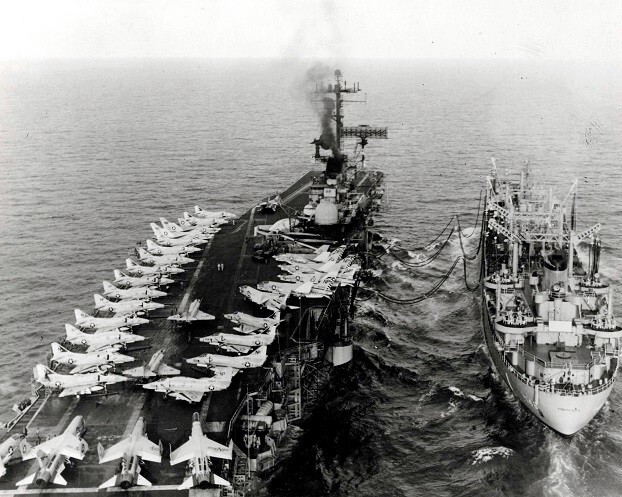 U.S. Navy Fleet Oiler USS Ponchatoula fuels Hancock Vietnam War 8x10 Photo 738
