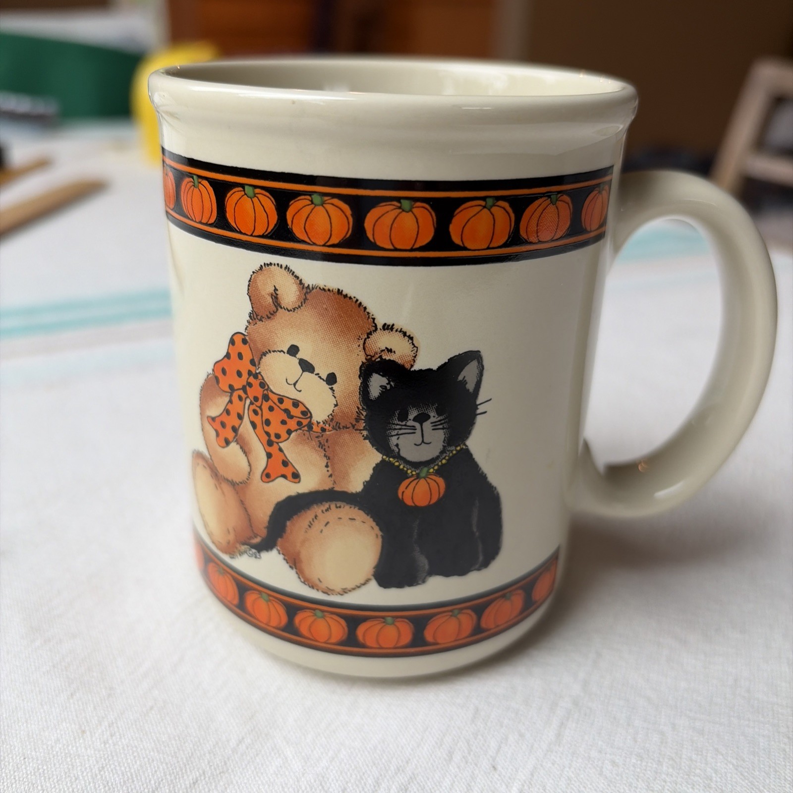 Vintage 1984 Lucy & Me Halloween Pumpkins Teddy Bear & Cat Mug