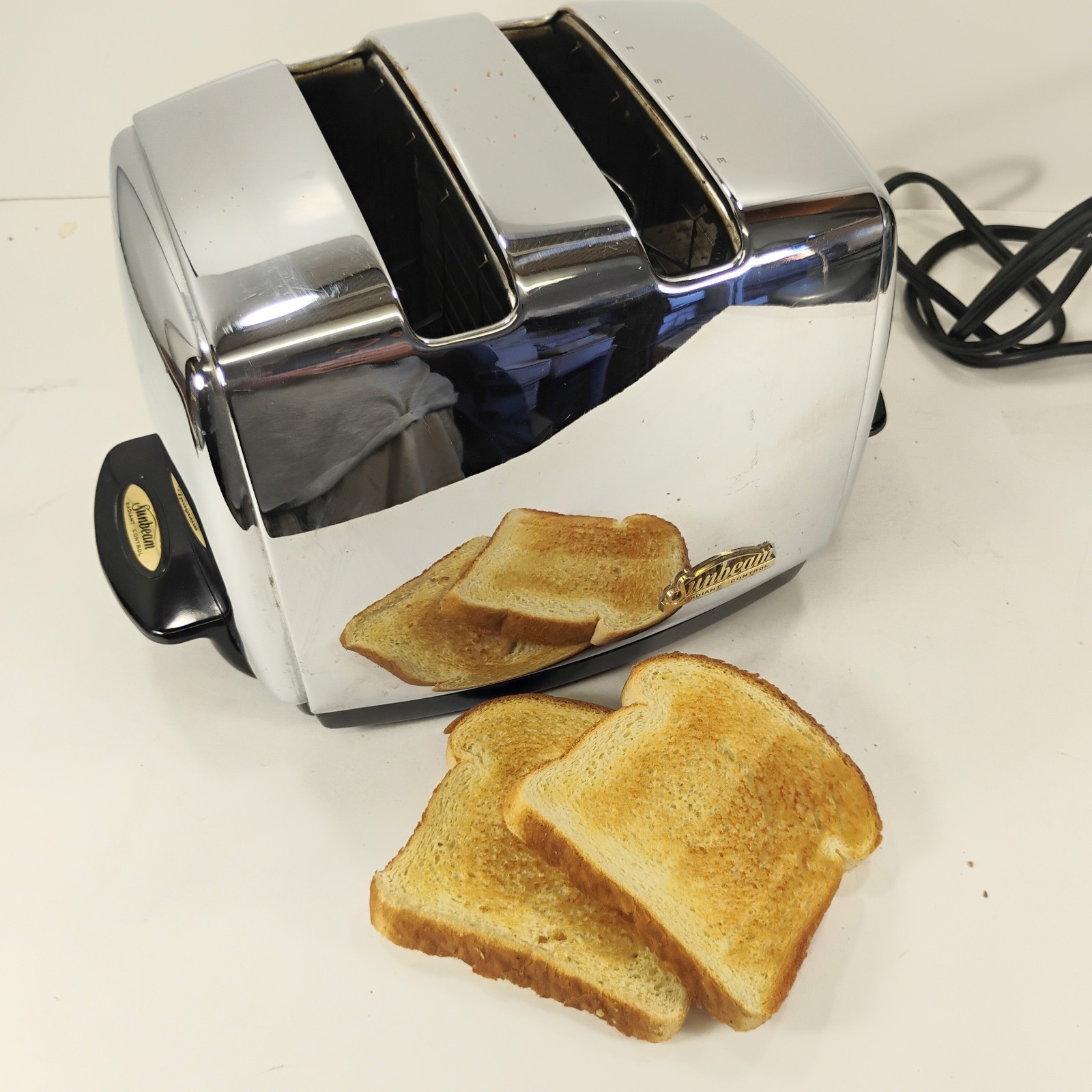 VTG 50s SUNBEAM CHROME T-35 RADIANT CONTROL AUTO DROP TOASTER, WORKS GREAT VTG 50s SUNBEAM CHROME T-35 RADIANT CONTROL AUTO DROP TOASTER, WORKS GREAT
