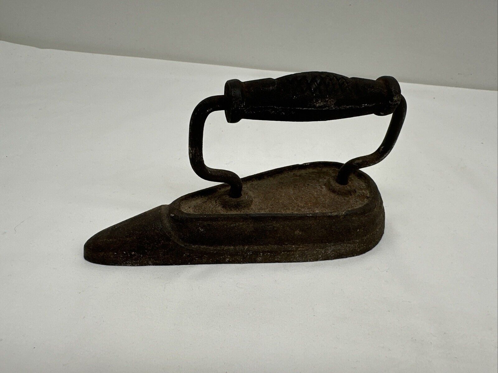 Antique Cast Iron sad Iron Collar Sleeve hammered handle 