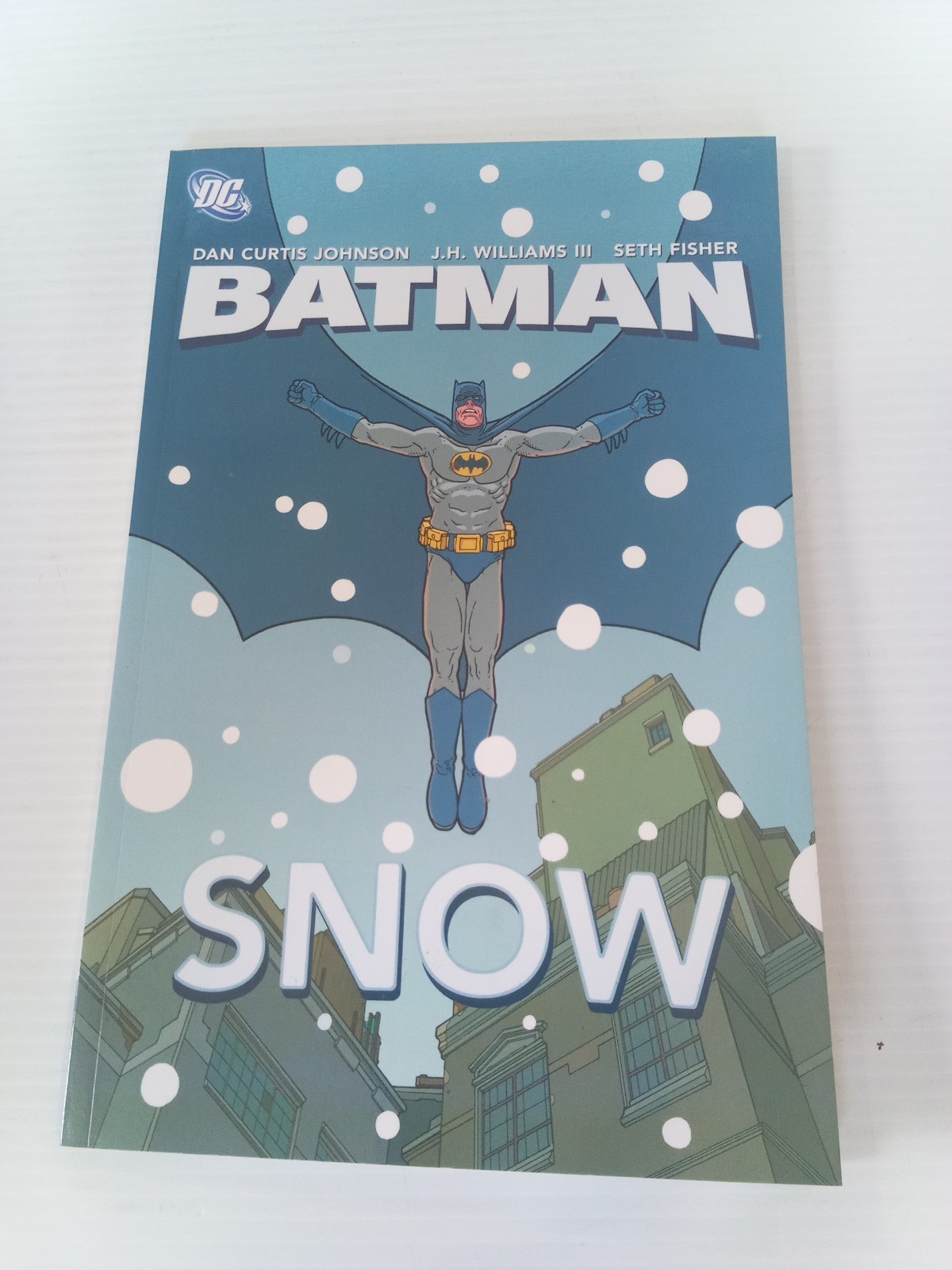 BATMAN: SNOW TPB Rare Mister Freeze story DC Comics (2007) Near Mint B14 BATMAN: SNOW TPB Rare Mister Freeze story DC Comics (2007) Near Mint B14