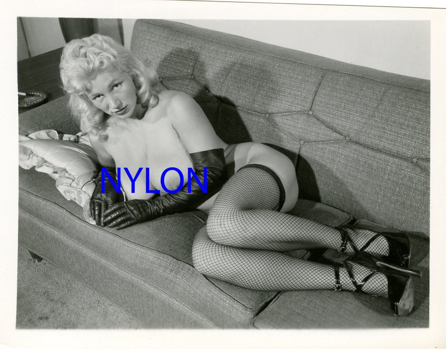 RARE 4 x 5 PHOTOGRAPH OF NUDE MODEL VIRGINIA BELL RARE 4 x 5 PHOTOGRAPH OF NUDE MODEL VIRGINIA BELL