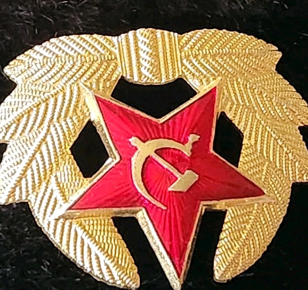 USSR Soviet Russian Hat Badge Original Authentic Militia USSR Soviet Russian Hat Badge Original Authentic Militia