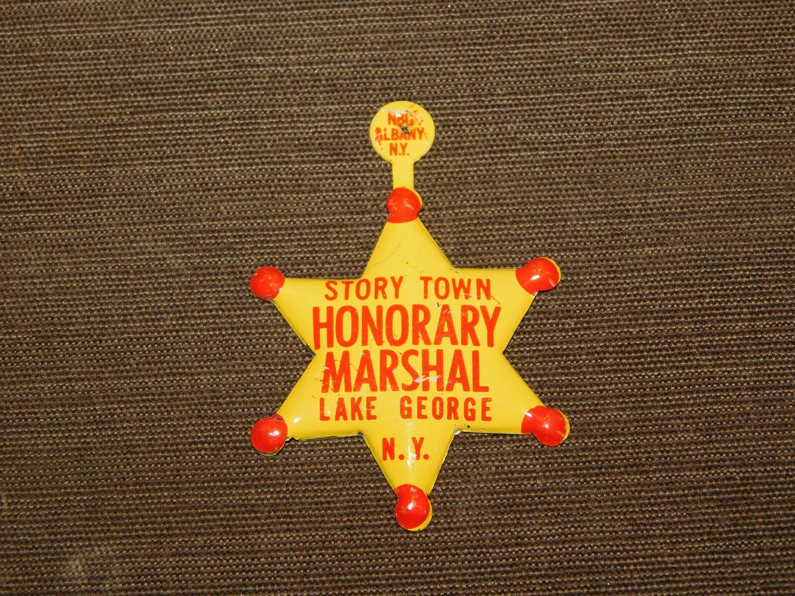 100 VINTAGE 1960-70S HONORARY MARSHAL BADGE STORY TOWN LAKE GEORGE NY UNUSED 100 VINTAGE 1960-70S HONORARY MARSHAL BADGE STORY TOWN LAKE GEORGE NY UNUSED