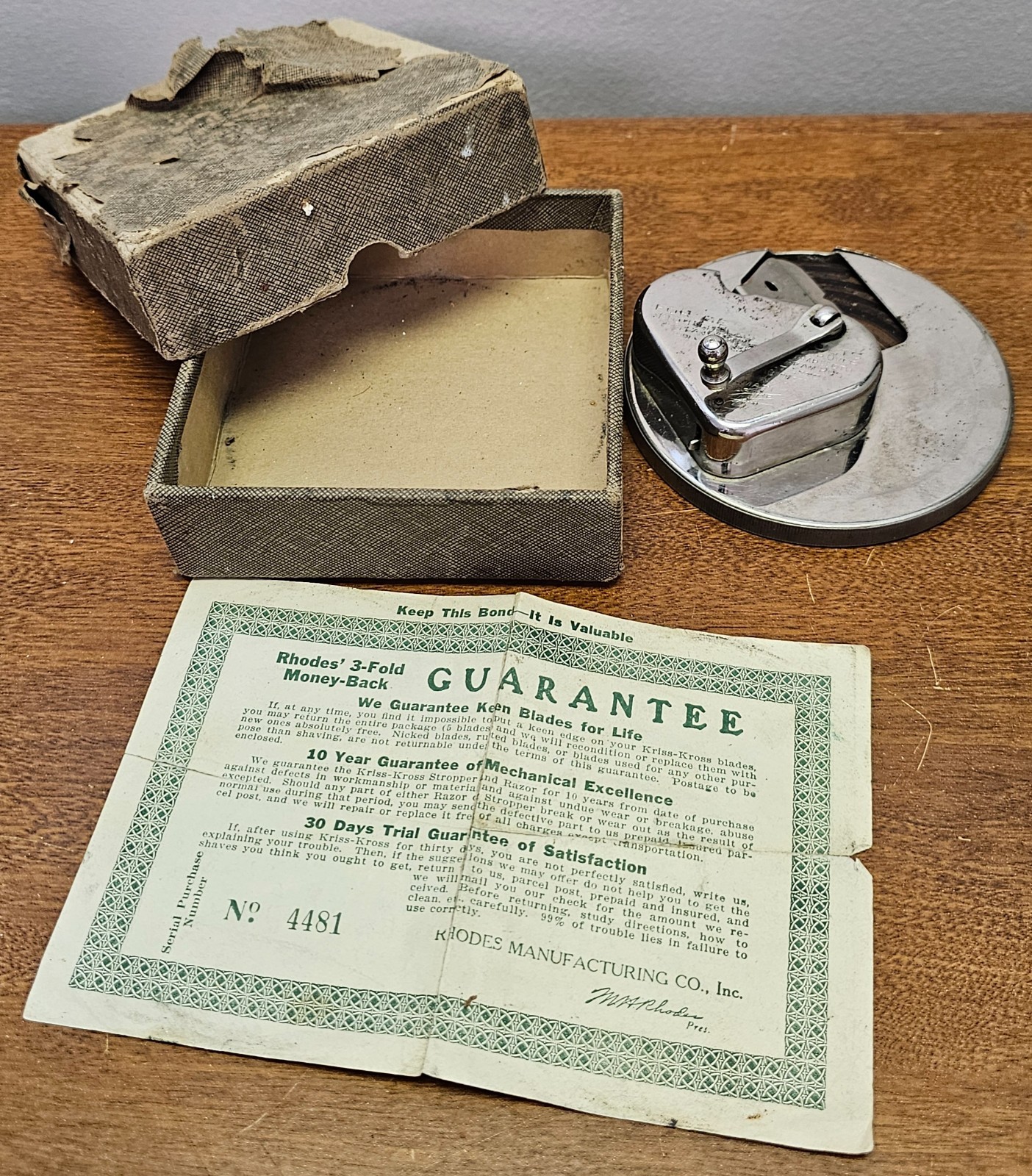 Antique Rhodes Kriss Kross Razor Strop 1920s Nickel Blade Sharpener Box 