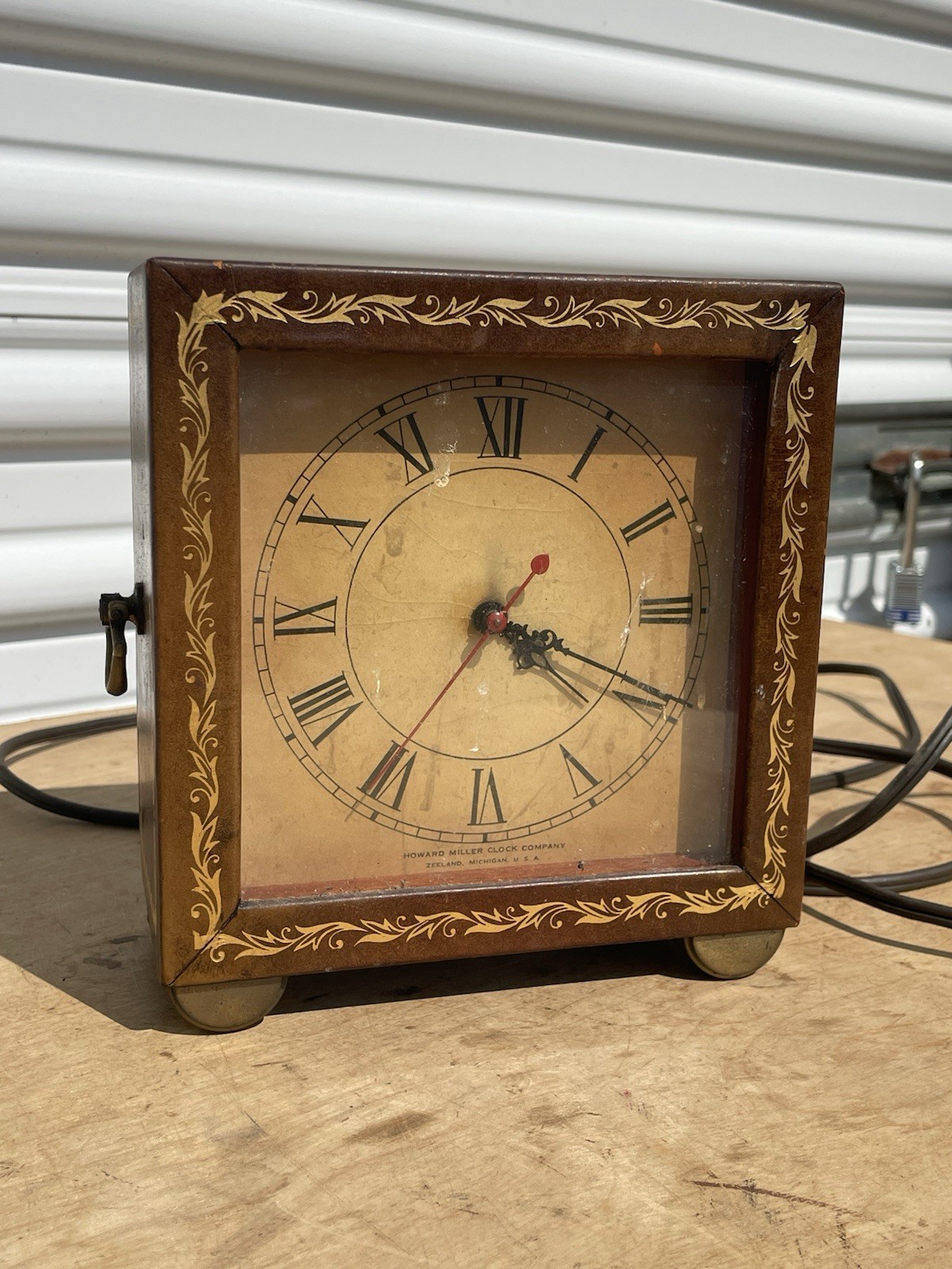 Vintage Howard Miller Mantle Clock Nice Piece Works Vintage Howard Miller Mantle Clock Nice Piece Works