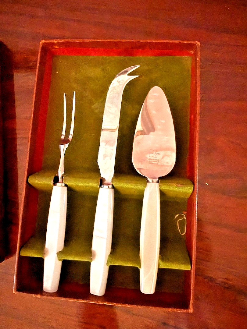 Vintage Mid Century Kalmar Designs Cheese & Butter Spreaders in Box, NEW Vintage Mid Century Kalmar Designs Cheese & Butter Spreaders in Box, NEW