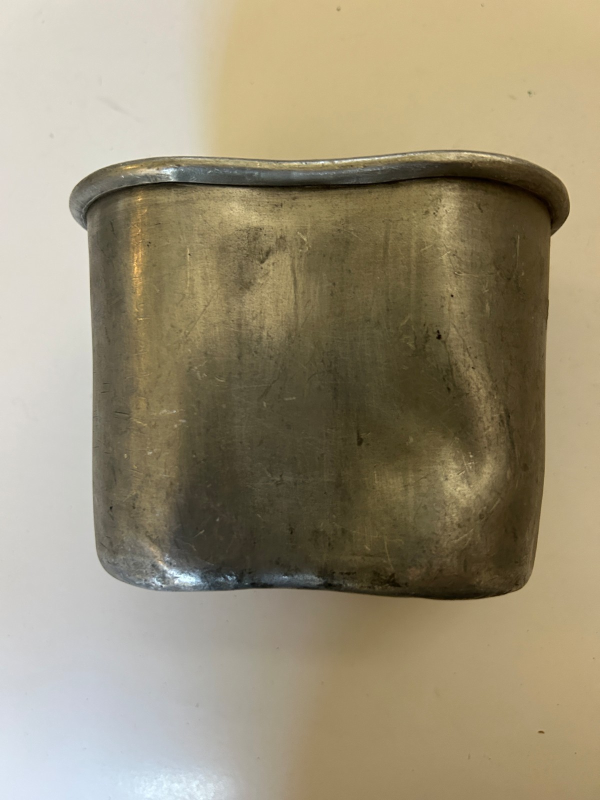 MS046A Genuine US 1918 WWI M1910 Aluminum Canteen Cup MS046A Genuine US 1918 WWI M1910 Aluminum Canteen Cup