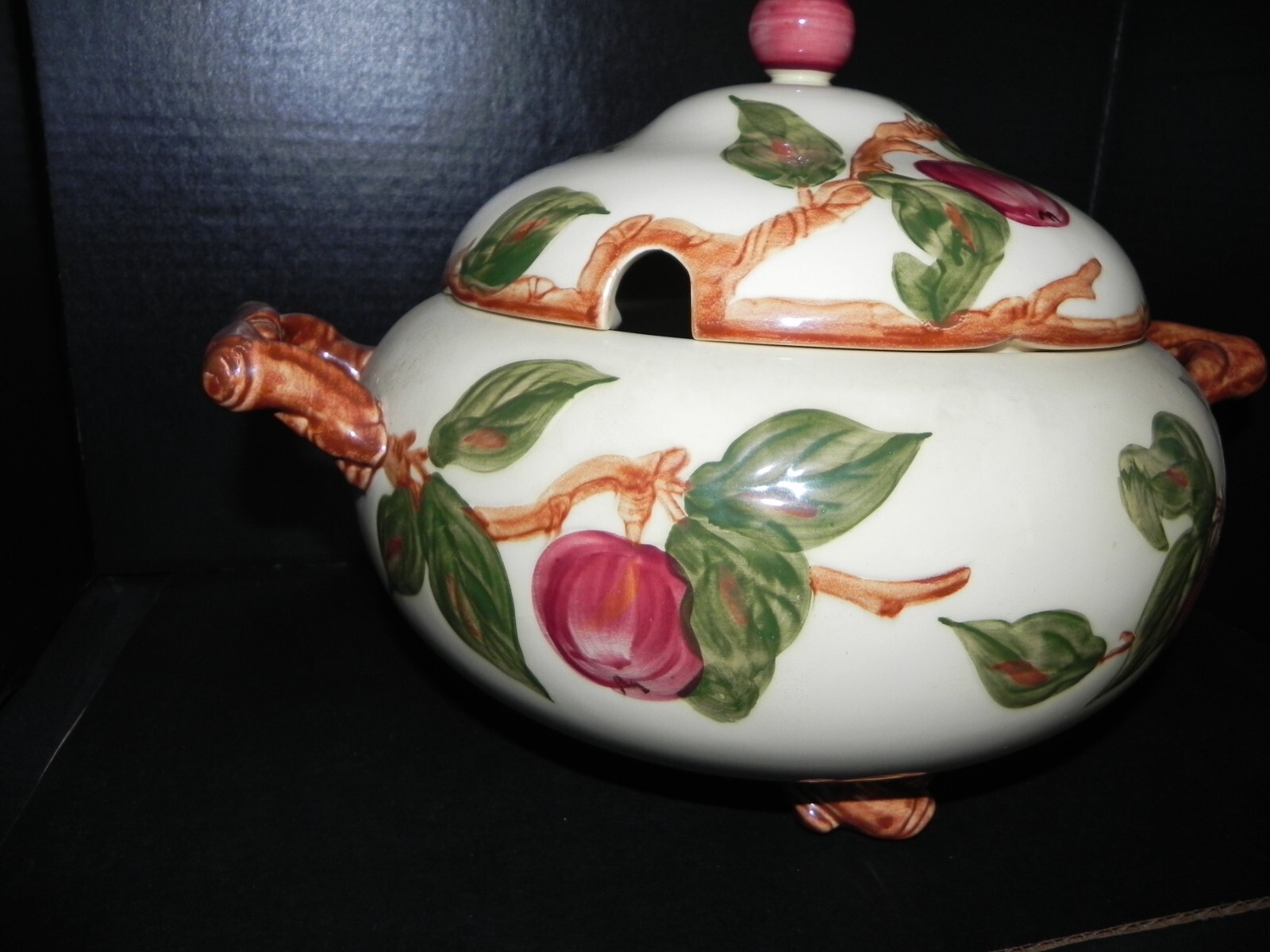 Rare APPLE Soup Tureen With Lid Open Handles (USA) by Franciscan Rare APPLE Soup Tureen With Lid Open Handles (USA) by Franciscan