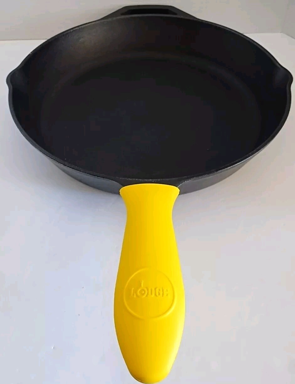 Lodge Cast Iron Skillet 10SK Frying Pan Made In USA Vintage Kitchen Metal Heavy Lodge Cast Iron Skillet 10SK Frying Pan Made In USA Vintage Kitchen Metal Heavy
