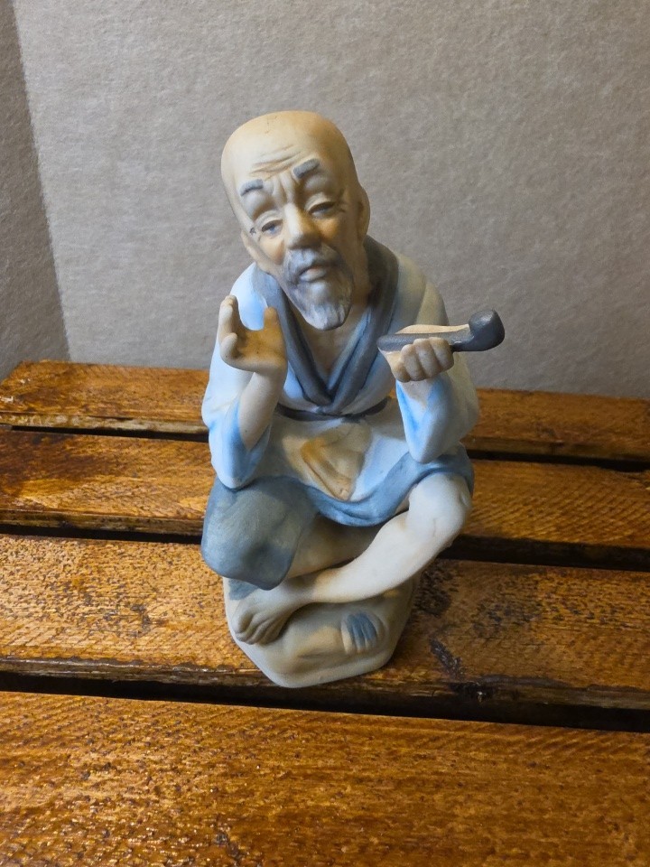 *Vintage APDCO Ceramic Asian Man with Pipe Sitting Legs Crossed Bald Head, NESDC *Vintage APDCO Ceramic Asian Man with Pipe Sitting Legs Crossed Bald Head, NESDC