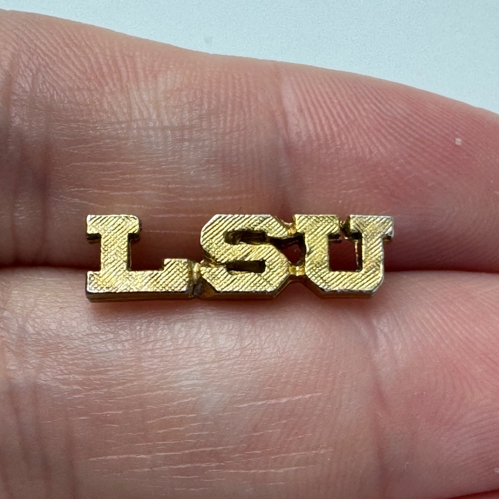 Louisiana State University LSU Lapel Pin Gold Tone College Tigers Vintage Louisiana State University LSU Lapel Pin Gold Tone College Tigers Vintage