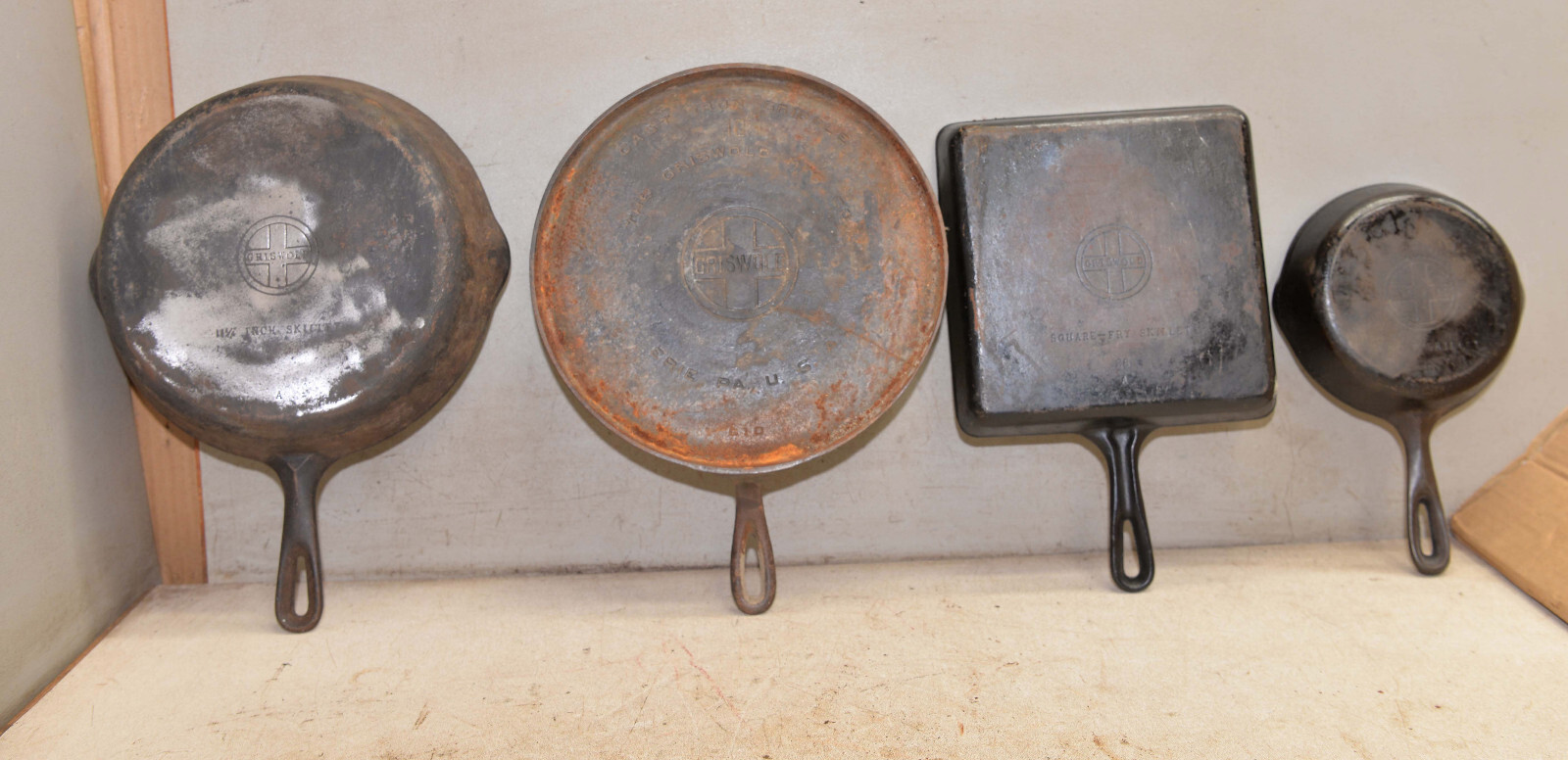 Griswold cast iron pan lot 11 1/4 & 7\