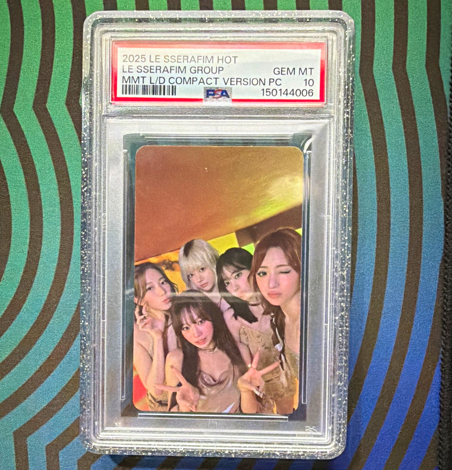 PSA 10 2025 LE SSERAFIM HOT Group MMT L/D Compact Ver PC #150144006 PSA 10 2025 LE SSERAFIM HOT Group MMT L/D Compact Ver PC #150144006