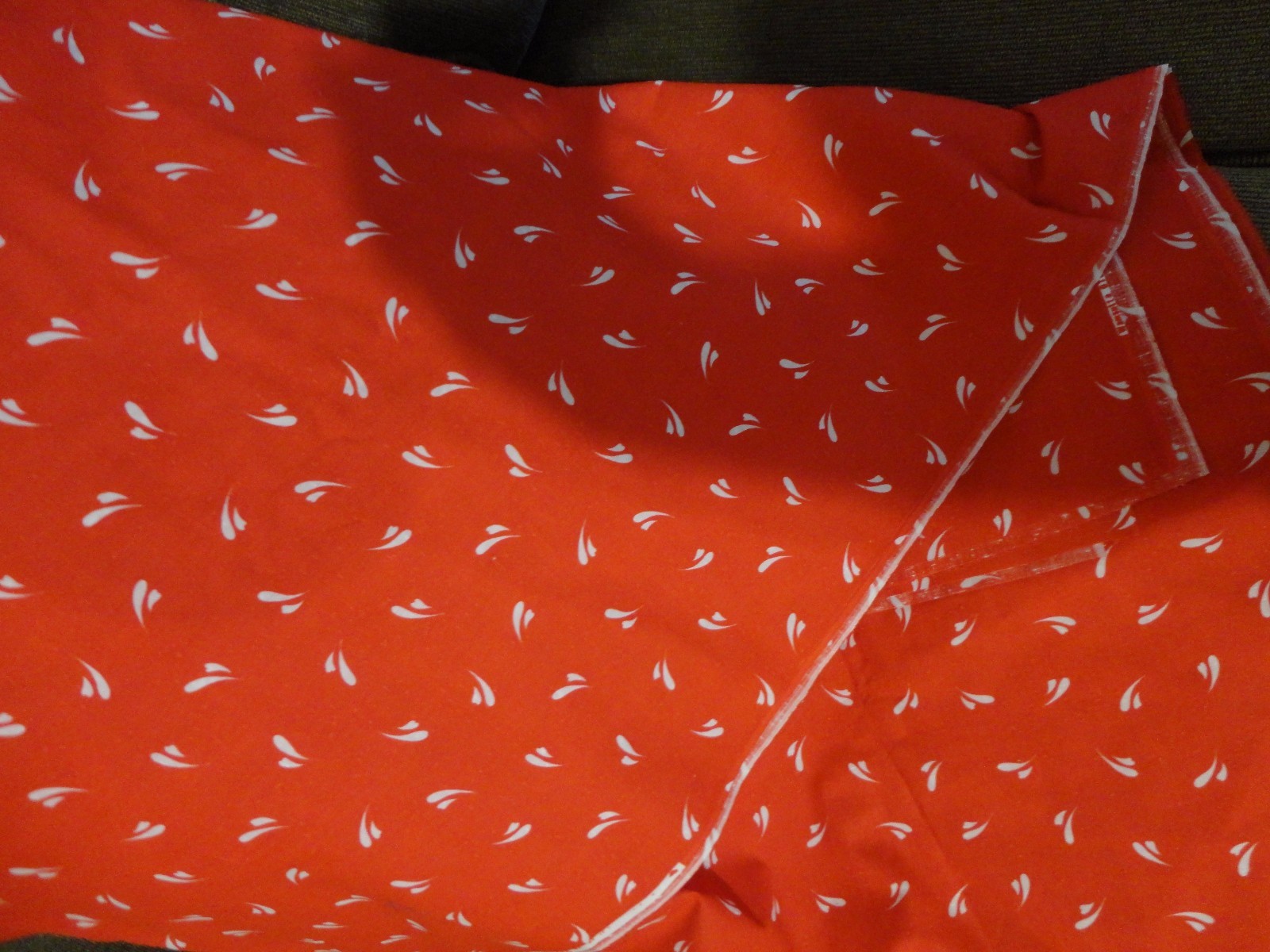 VINTAGE WAMSUTTA OTC COTTON RED WITH WHITE FABRIC APPROX 5 YARD