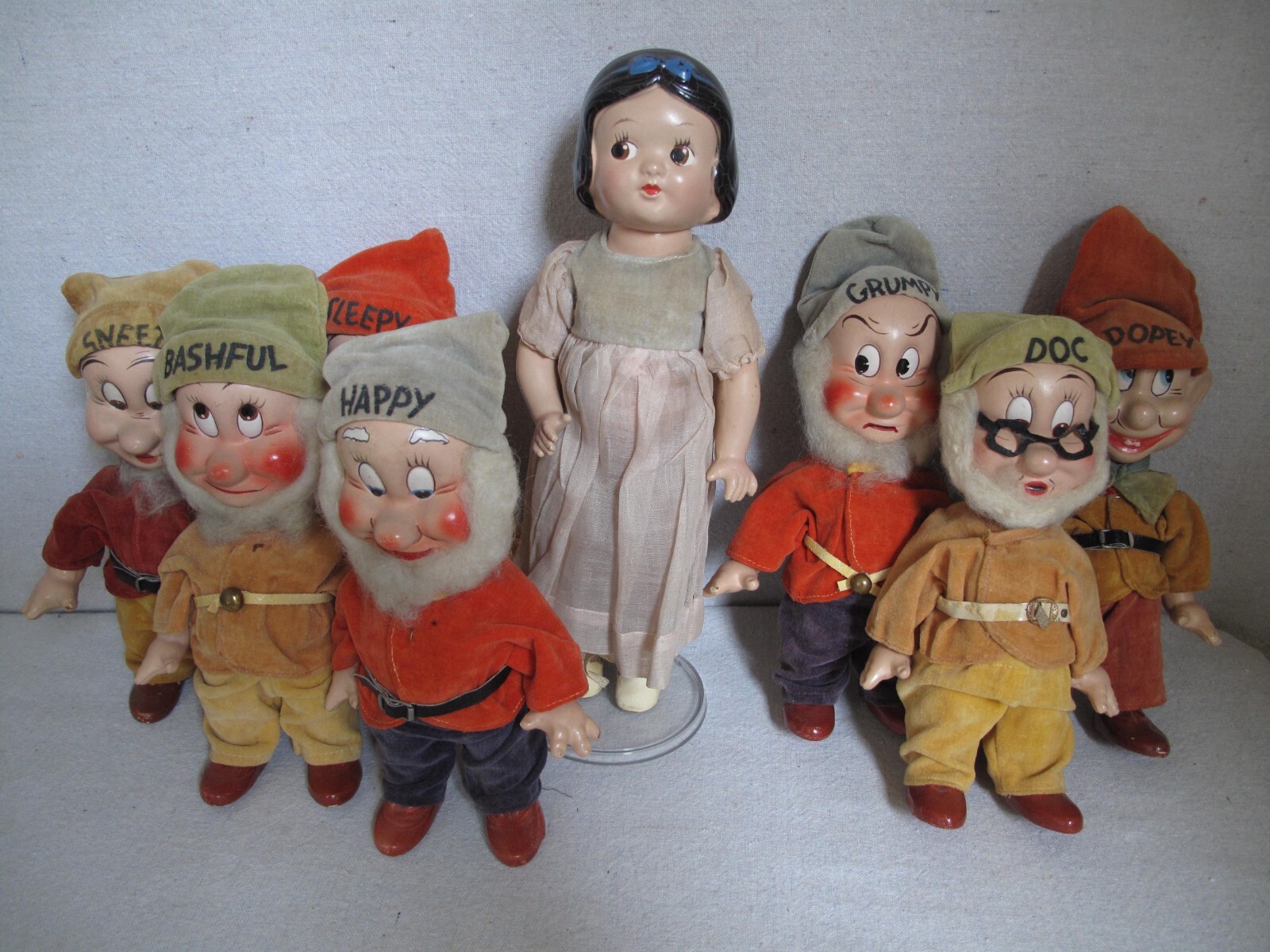 Vintage 1938 Snow White & Seven Dwarfs Dolls Knickerbocker Toy Co Disney Exc. Vintage 1938 Snow White & Seven Dwarfs Dolls Knickerbocker Toy Co Disney Exc.