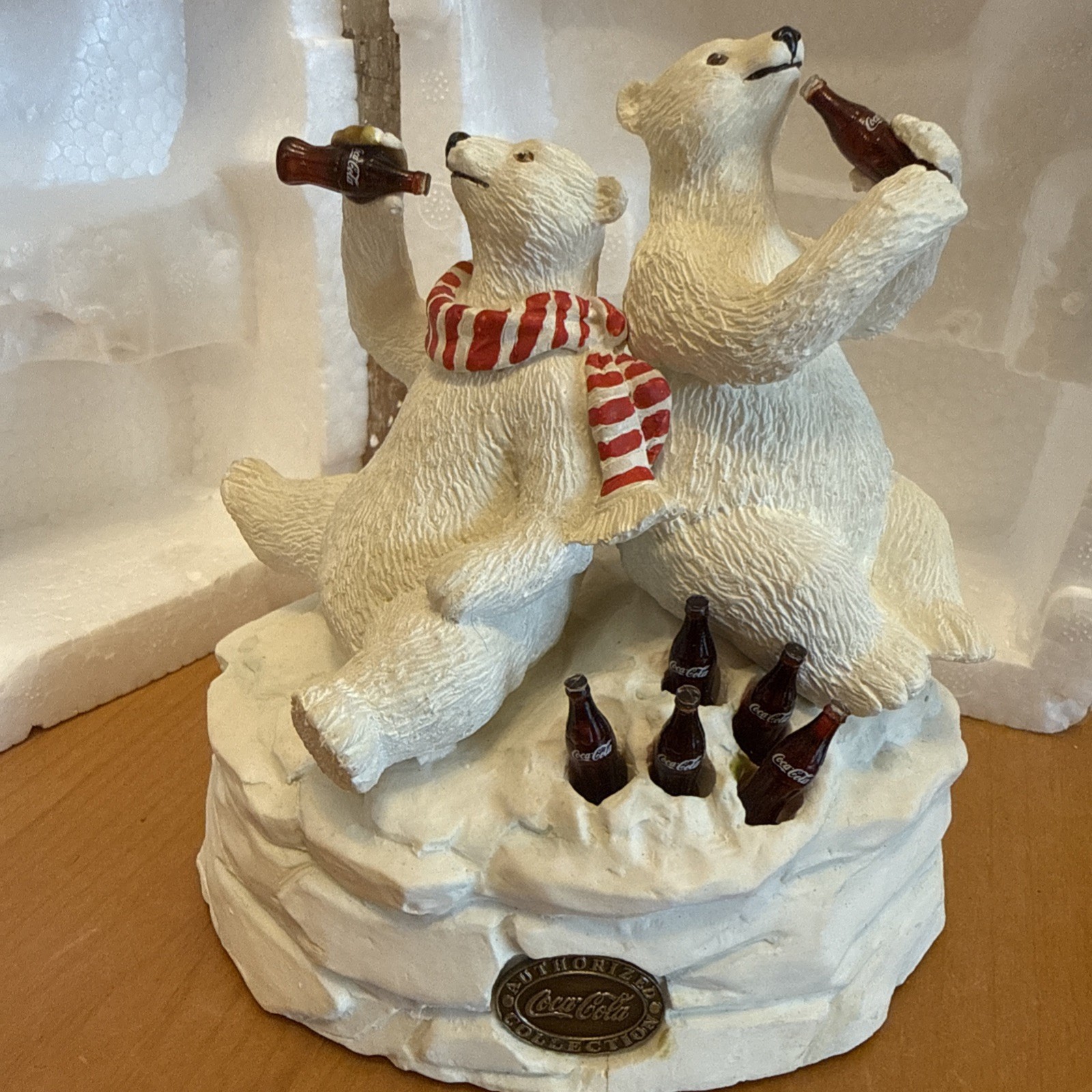 Coca-Cola 1994 Heritage Collection Polar Bear and Friends Figurine Musical w/box