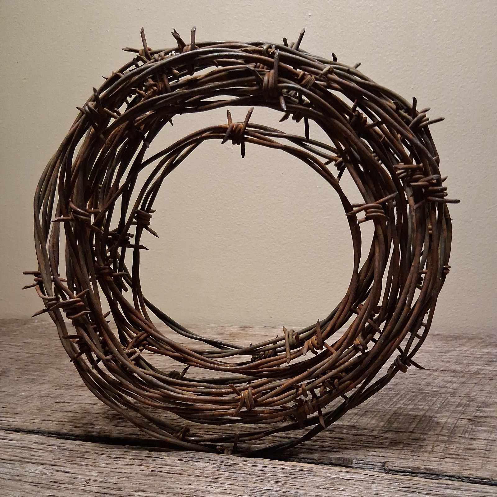 Vintage 4 Point Barbed Wire 27 Ft. Long Roll Rustic Western Decor Crafting Art Vintage 4 Point Barbed Wire 27 Ft. Long Roll Rustic Western Decor Crafting Art