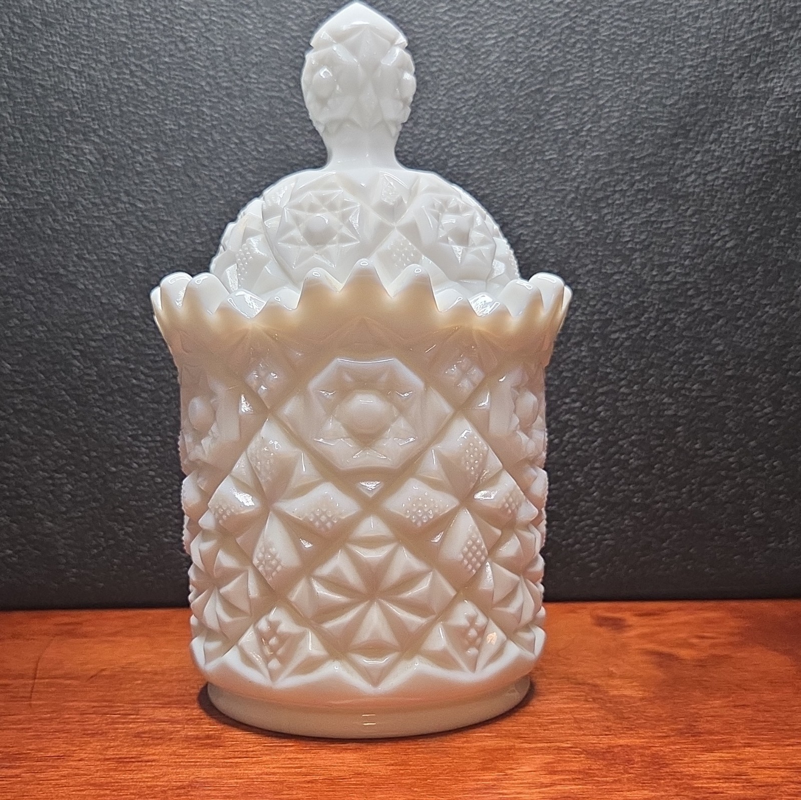 Vtg Fostoria Winburn Pattern Handmade Milk Glass Sugar Bowl with Lid Vtg Fostoria Winburn Pattern Handmade Milk Glass Sugar Bowl with Lid