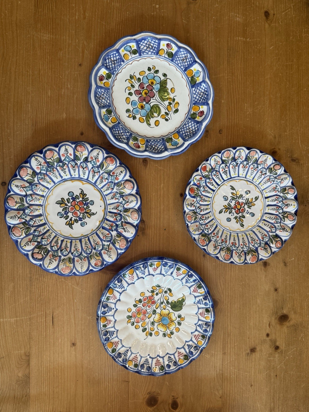 MID-20TH-CENTURY FRENCH PROVENÇAL DECORATIVE PLATES BY GONFER (4)
