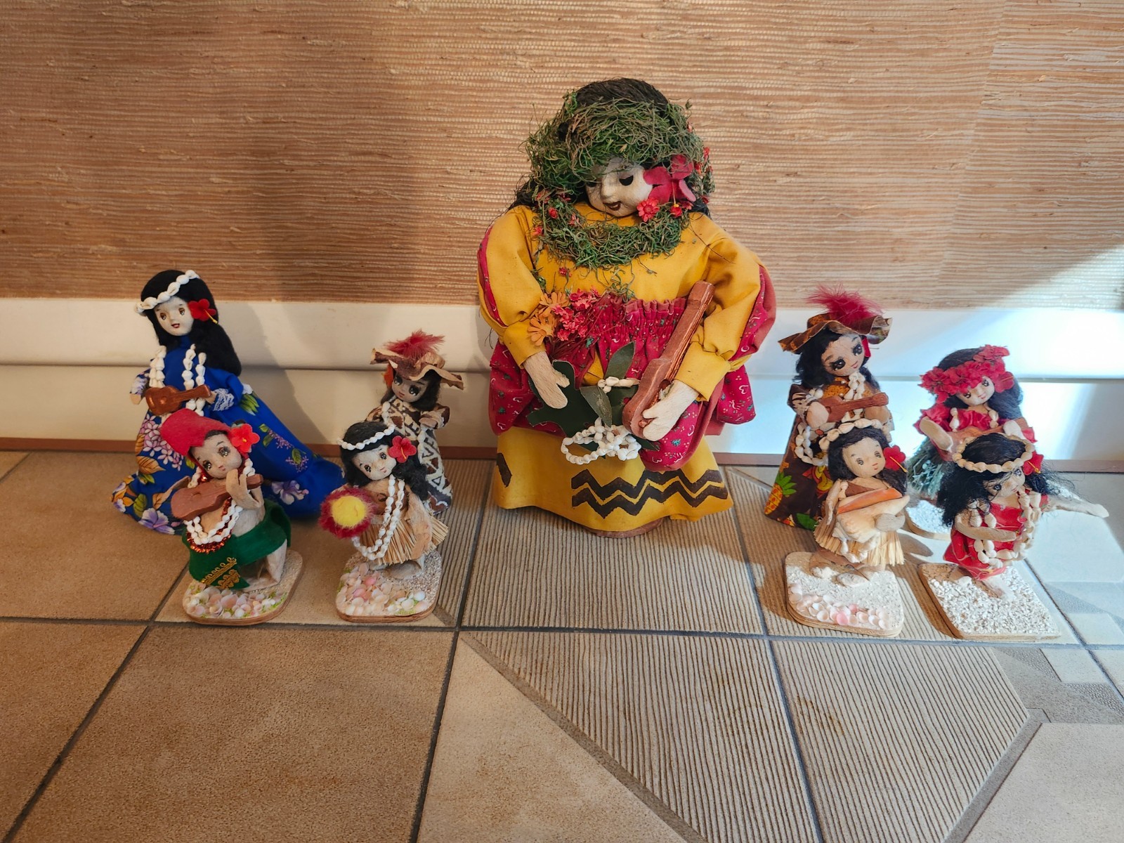 9 Vintage tapa (bark cloth) Hawaiian Hula dolls handmade in Hawaii By Lani Lei 9 Vintage tapa (bark cloth) Hawaiian Hula dolls handmade in Hawaii By Lani Lei