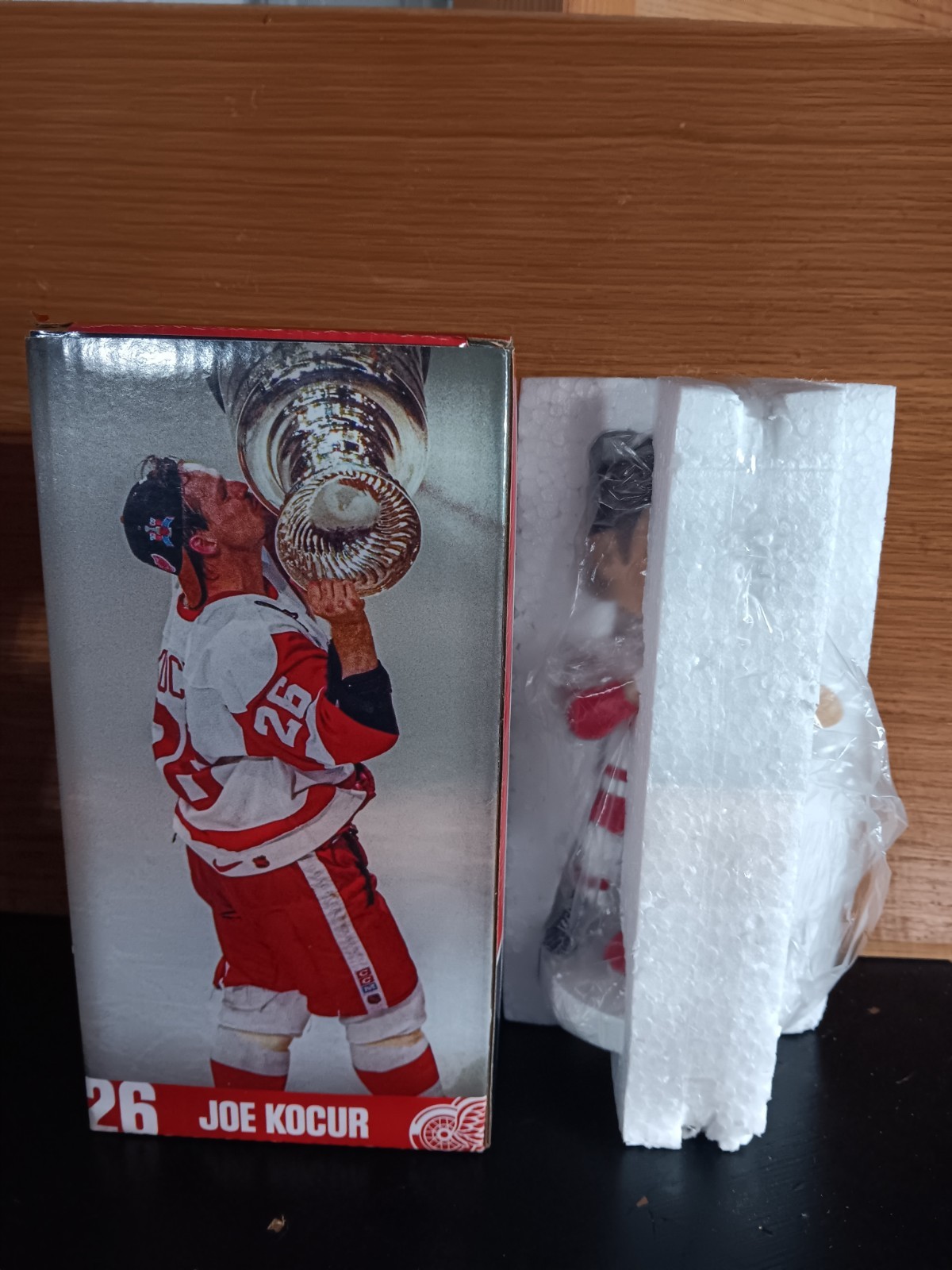 RARE JOE KOCUR #26 DETROIT RED WINGS GRIND LINE BOBBLE HEAD IN BOX NEW RARE JOE KOCUR #26 DETROIT RED WINGS GRIND LINE BOBBLE HEAD IN BOX NEW