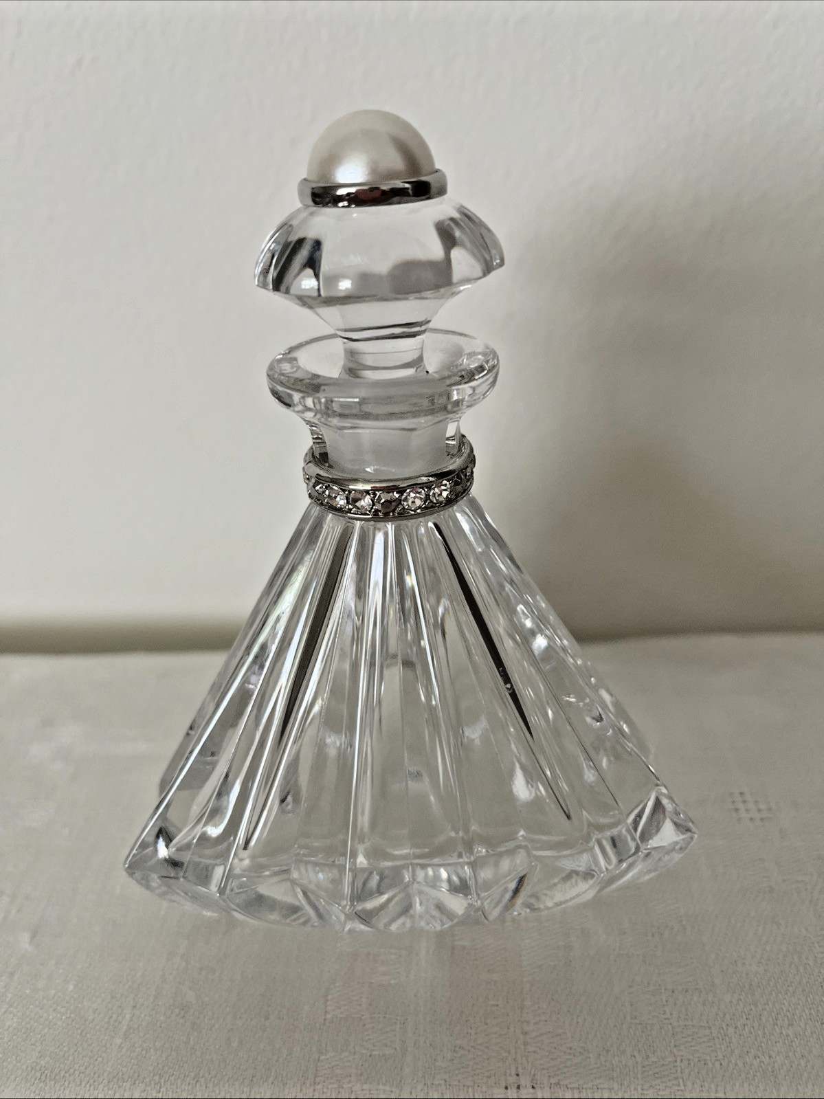 VTG Crystal Czech Republic Perfume Bottle Faux Pearl Stopper Rhinestone Band VTG Crystal Czech Republic Perfume Bottle Faux Pearl Stopper Rhinestone Band