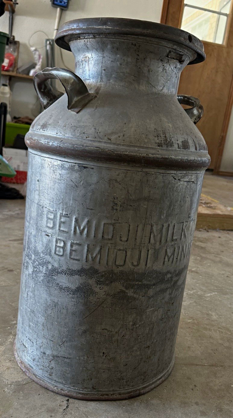 Vintage Bemidji Milk Co Dairy 10 gallon Steel Milk Can, Bemidji Minn