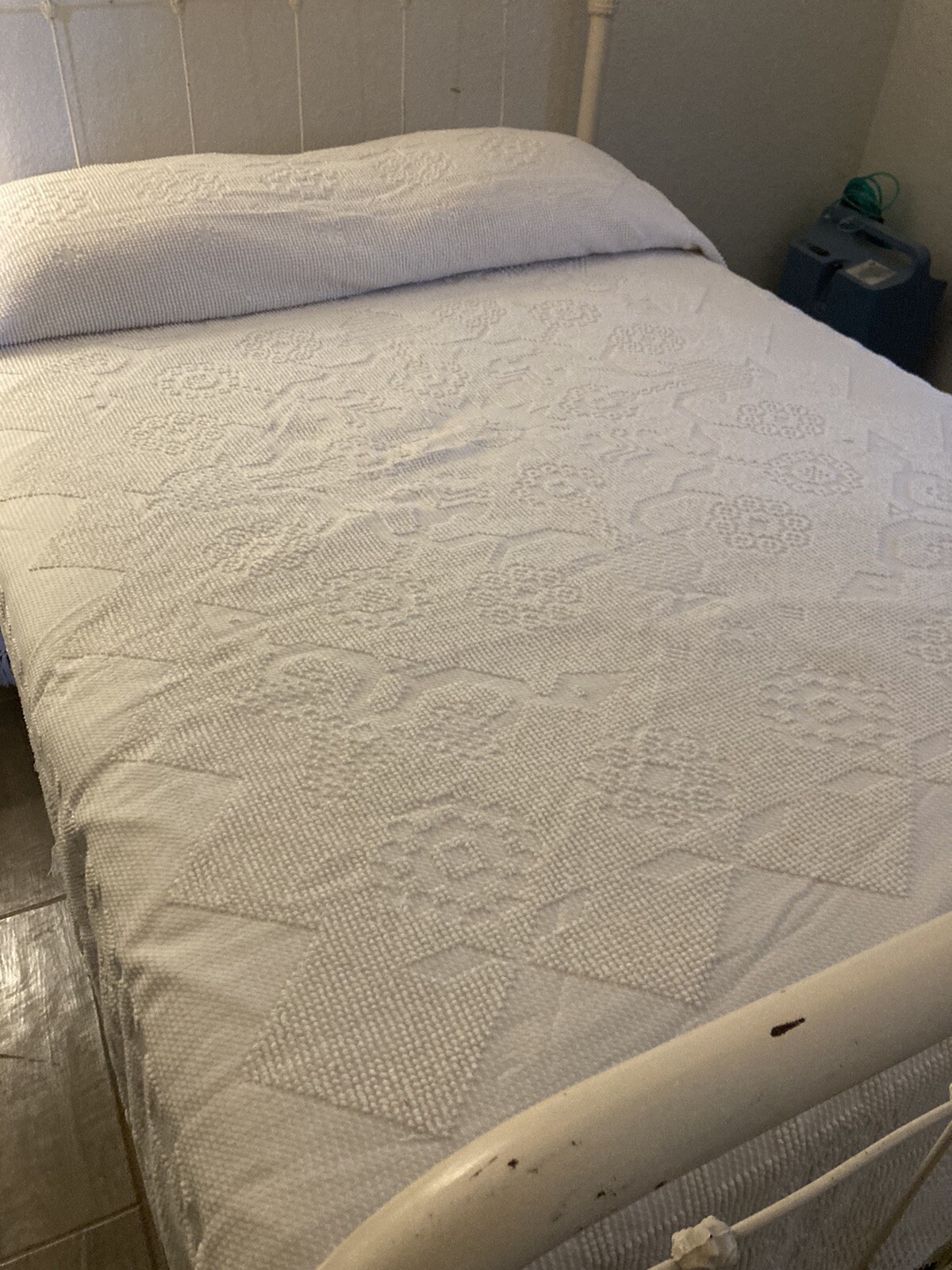 Bates Mills C. 1953 Chenille Bedspread
