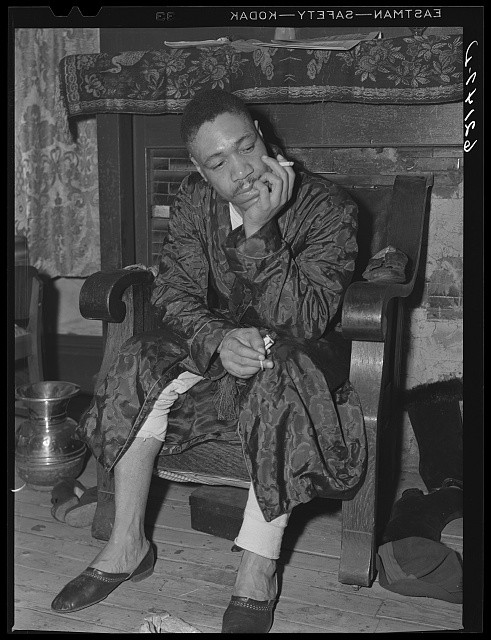 Photo:Aliquippa Pennsylvania 1941 Steelworker Sitting Smoking Portrait
