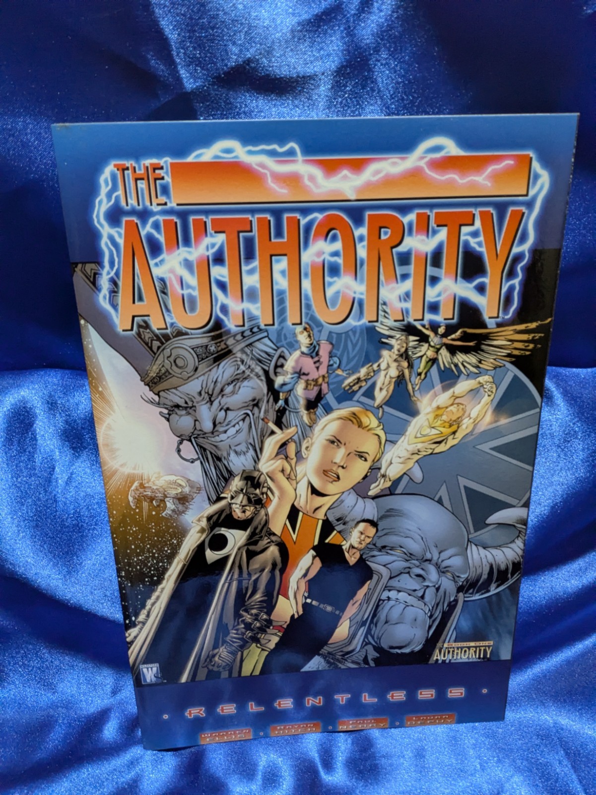 The Authority #1 (DC Comics, July 2000) The Authority #1 (DC Comics, July 2000)
