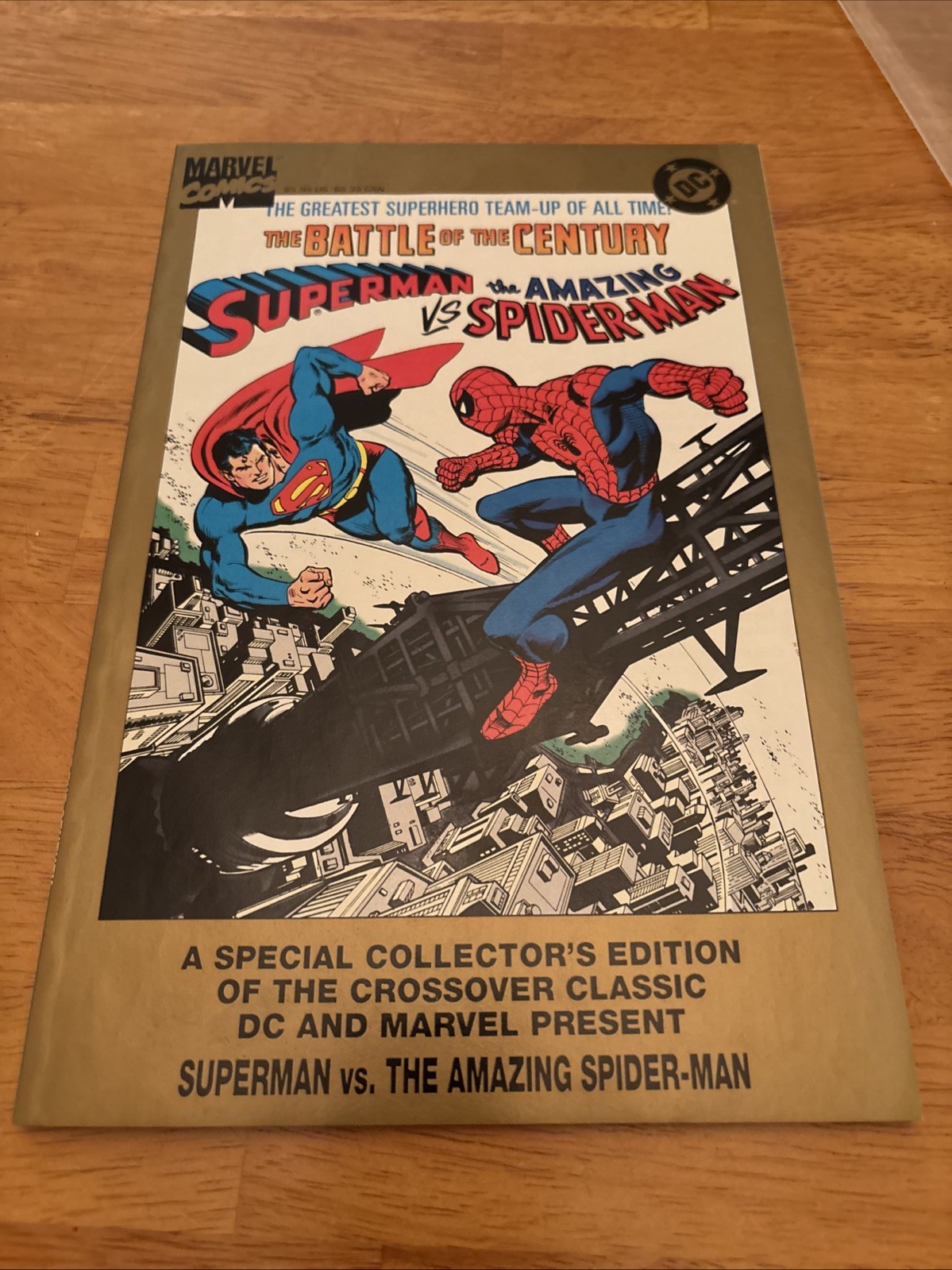 SUPERMAN VS SPIDERMAN GOLD SPECIAL TREASURY EDITION MARVEL DC 1995. NICE