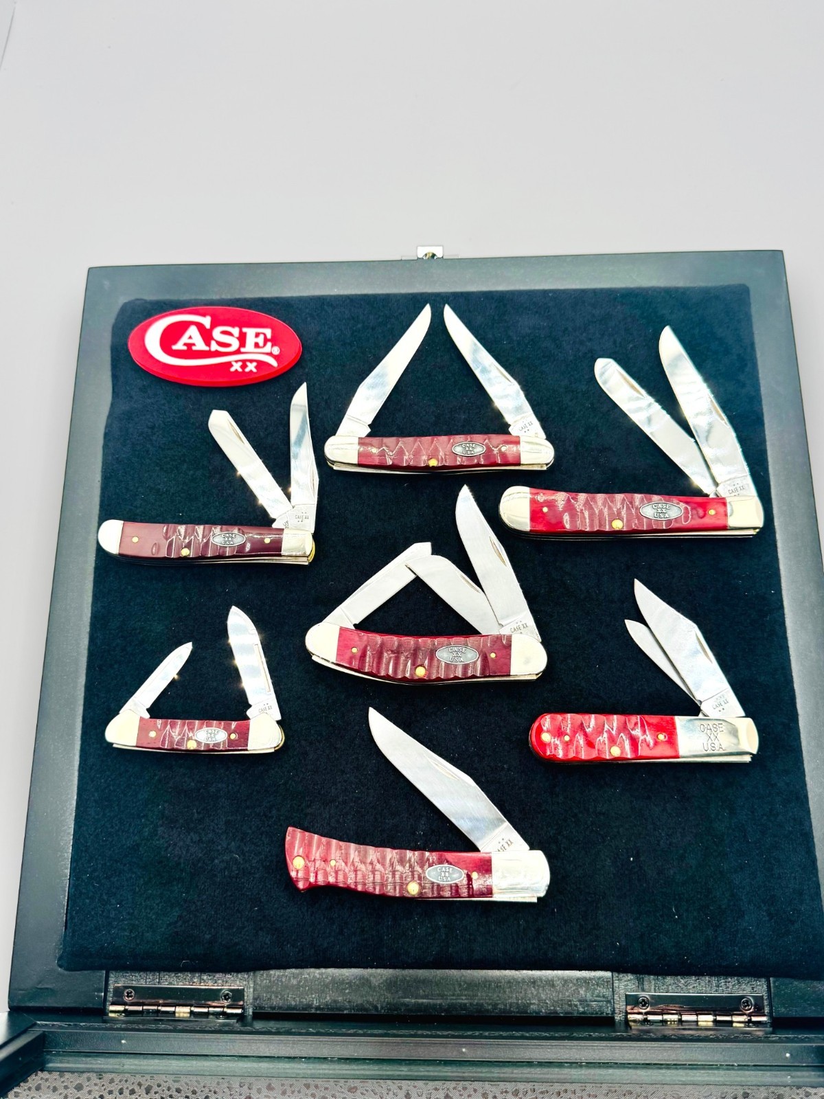 Case XX RGJSET 7-Piece Red Gator Jig Set with Display Case XX RGJSET 7-Piece Red Gator Jig Set with Display