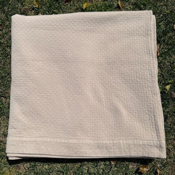 SFERRA Rombo Hand Embroidered Diamond Coverlet Egyptian Cotton Sand Italy READ SFERRA Rombo Hand Embroidered Diamond Coverlet Egyptian Cotton Sand Italy READ