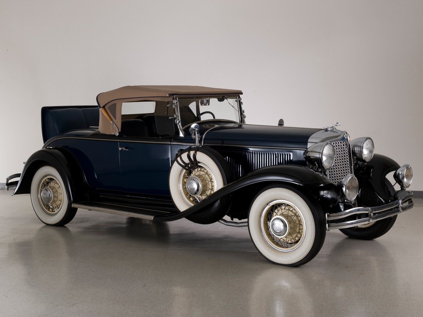 Cars 1931 chrysler c d deluxe eight roadster retro Art Print Poster 11x17