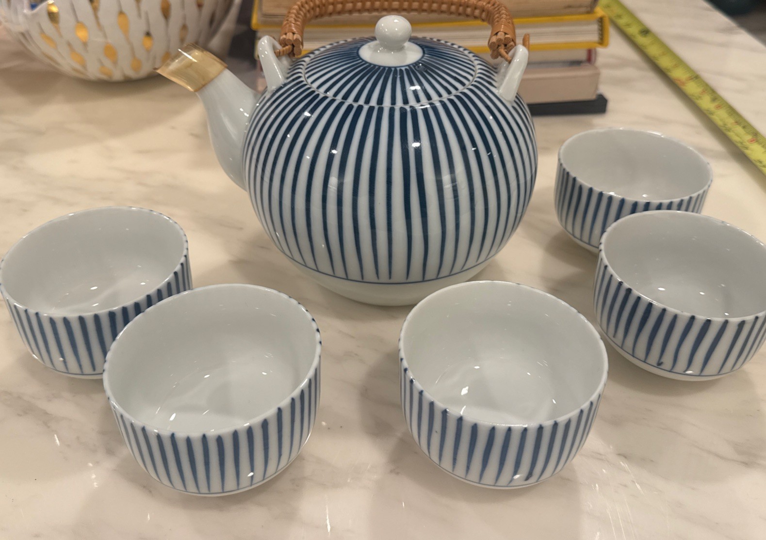 Vintage Japanese Blue White Porcelain Tea Set Teapot 5 Cups Bamboo Handle OMC Ja Vintage Japanese Blue White Porcelain Tea Set Teapot 5 Cups Bamboo Handle OMC Ja