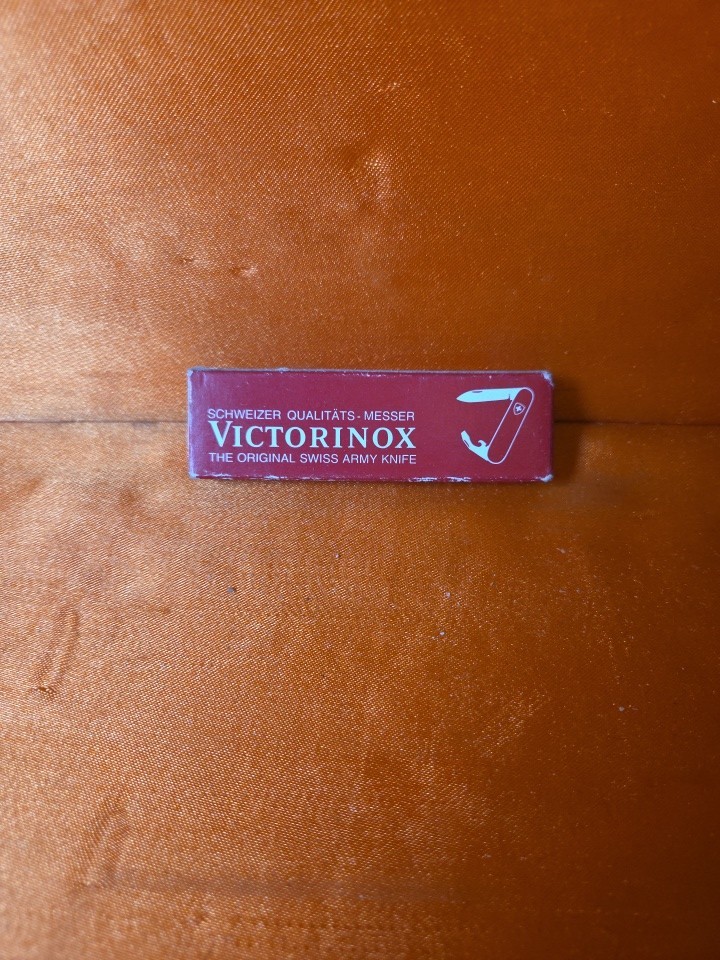 Victorinox Bantam 84mm Red Swiss Army Knife Older Shield Logo/Excellent/No Ring