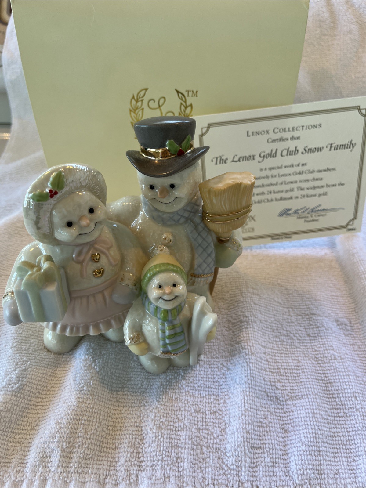 Vintage 2001 Lenox Snowman Figurine - Gold Club Snow Family