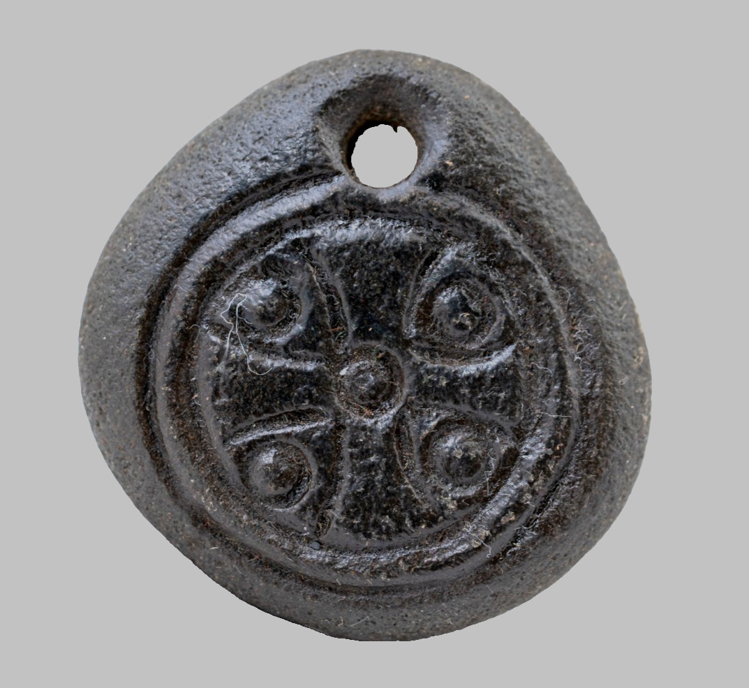 Ancient Judea Judaea Circular Wheel Cross Shield Carved Gemstone Amulet Pendant
