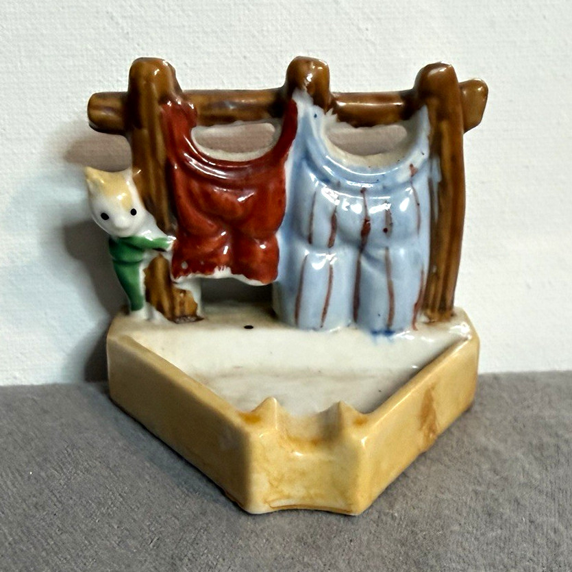 Vintage 1940s Occupied Japan Ceramic Cat & Laundry Clothesline Dish / Ashtray