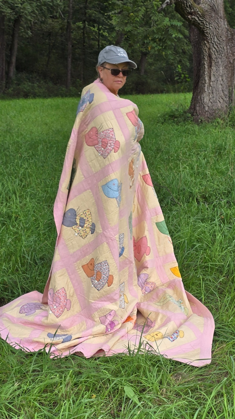 Farmhouse Style Pink Vintage Sun Bonnet Sue Large Quilt 94\