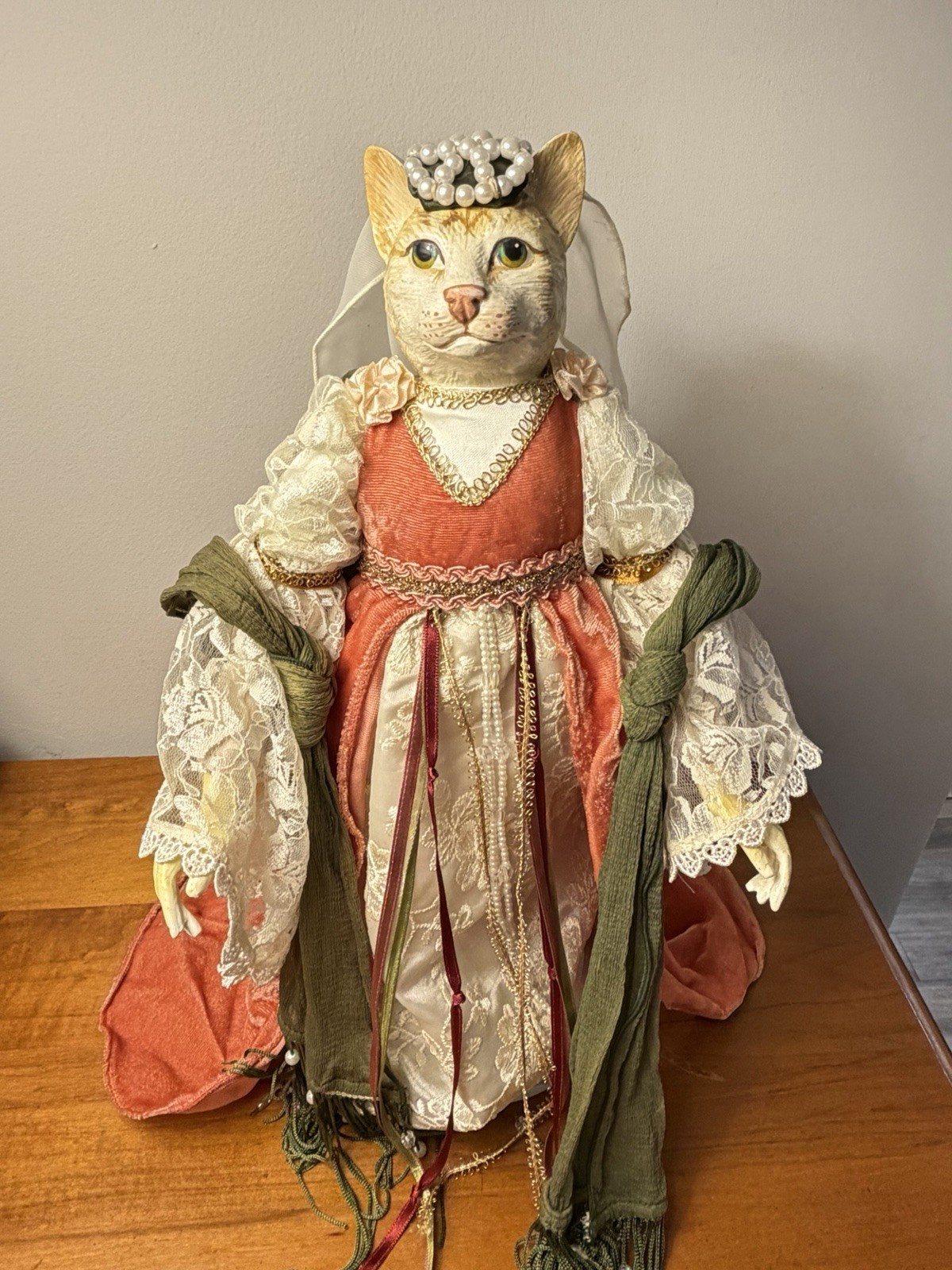 Vintage Katherines Collection Wayne Kleski Juliet Cat Musical Doll Renaissance