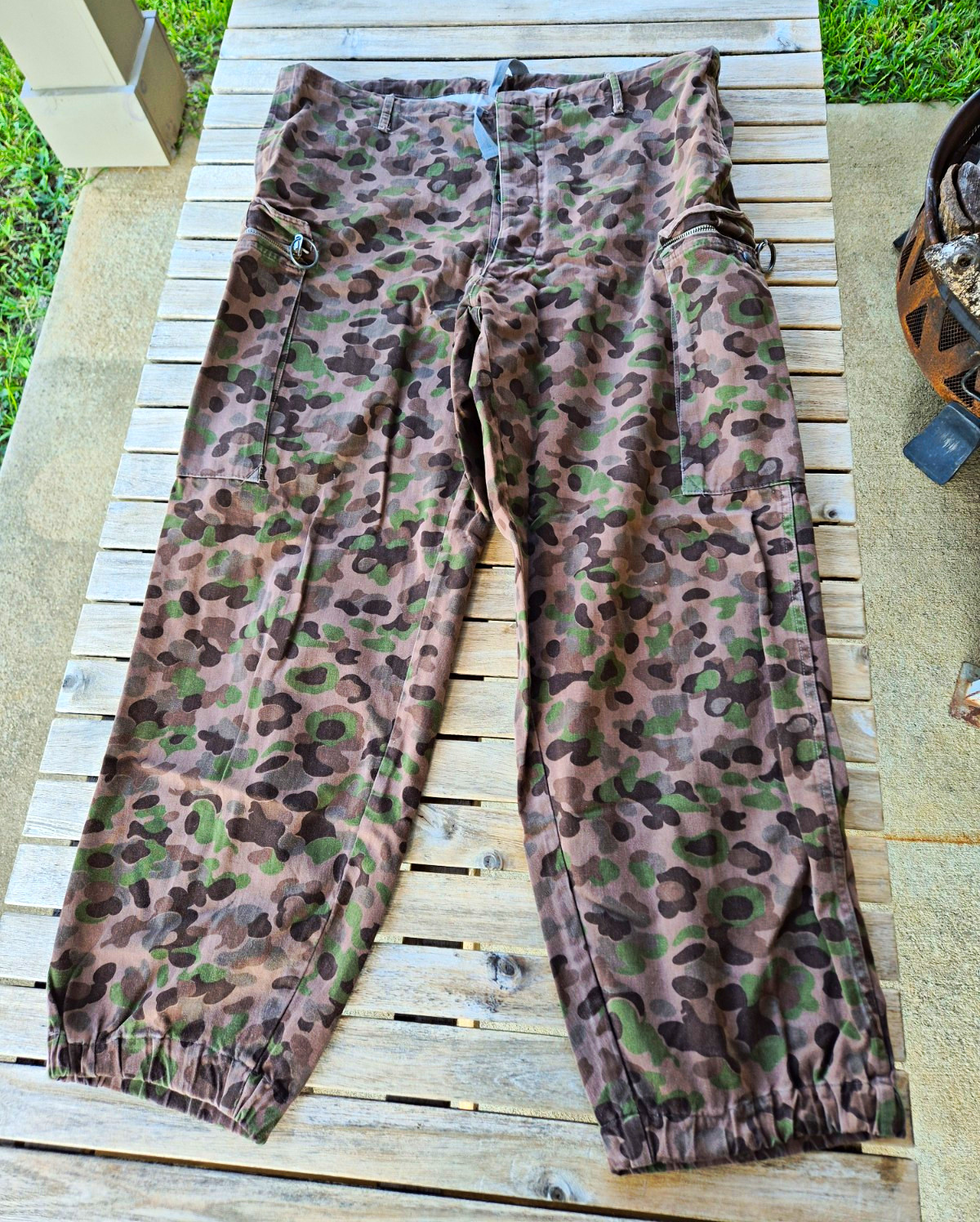 ​Vintage Austrian Army M57 KAZ 57 Pea Dot Fleckerlteppich Trousers 34-36