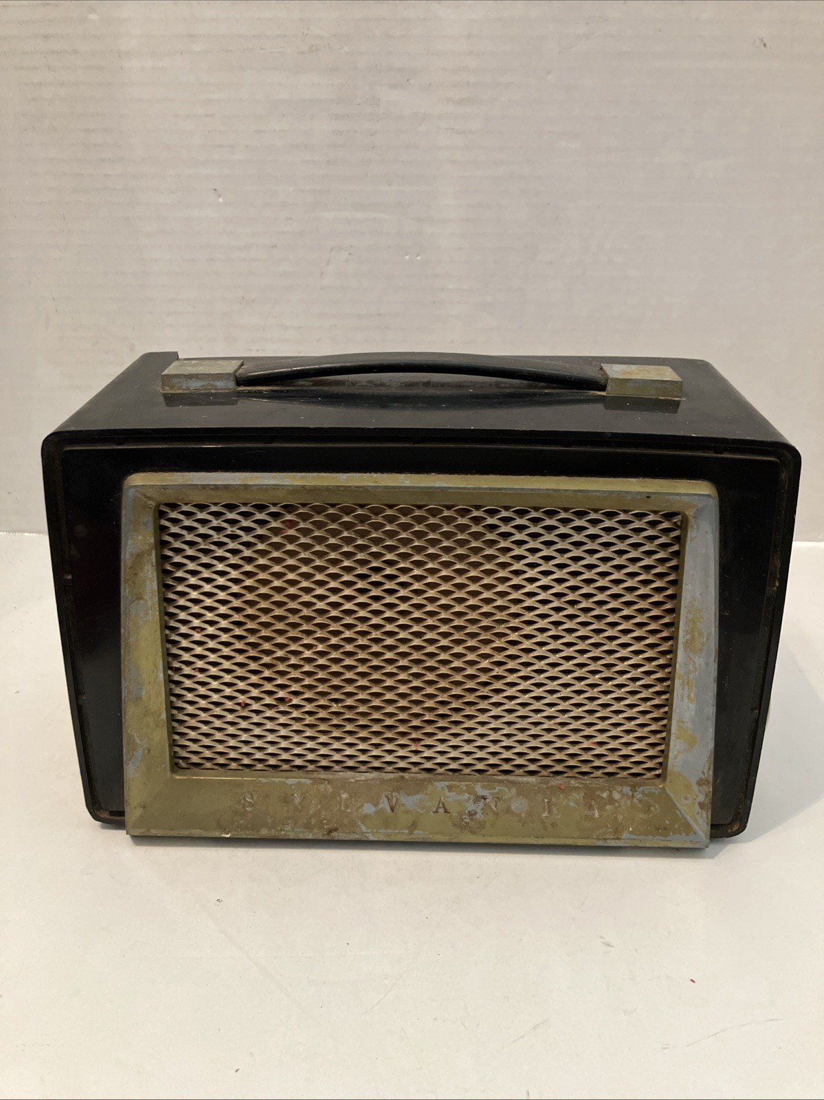 Vintage 1950’s Sylvania Model No. 614 AM Radio Parts And Repair Only Vintage 1950’s Sylvania Model No. 614 AM Radio Parts And Repair Only
